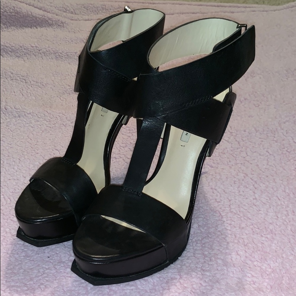 Black Zara Woman heeled sandals!